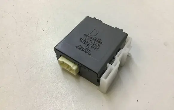 Lexus NX Door central lock control unit/module 8597042020 0515004420