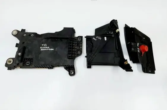 Battery box tray