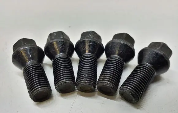 Alfa Romeo Stelvio Nuts/bolts 