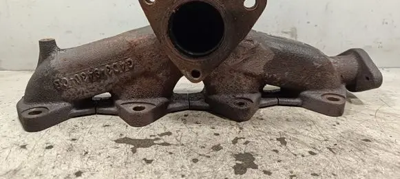 Jaguar XE Exhaust manifold G4D39430CB