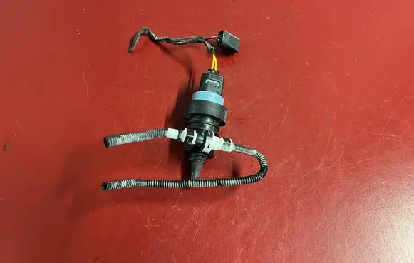 BMW X1 U11 Windscreen/windshield washer pump 5A128A5 61355A128A5