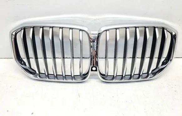 BMW X5 G05 Front bumper upper radiator grill 7454887