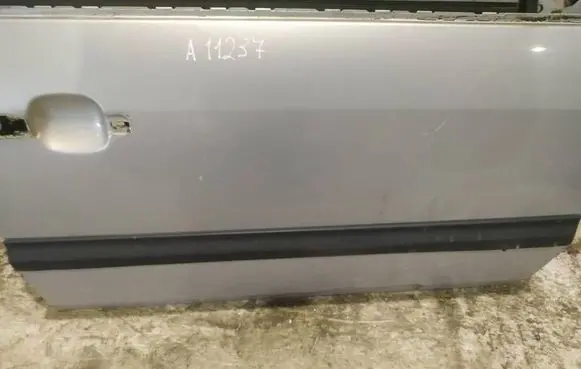 Volkswagen PASSAT B4 Front door trim (molding) 