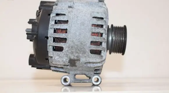 Audi A3 S3 8P Generator/alternator 06H903017E