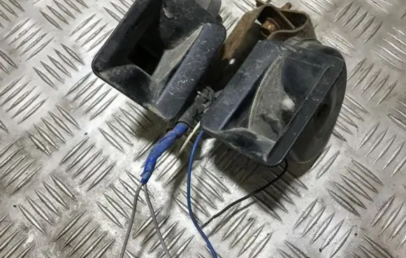 Audi A4 S4 B5 8D Horn signal 0092018