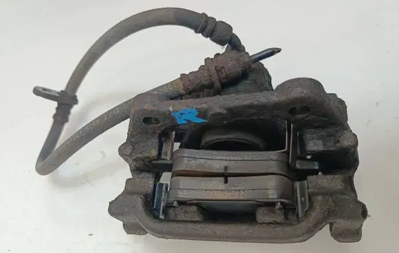 Honda CR-V Rear brake caliper