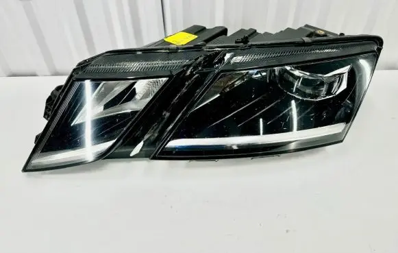Skoda Octavia Mk3 (5E) Headlight/headlamp 5E1941015F 030110423106 E15A6369