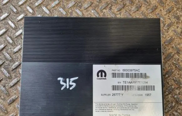 Dodge Challenger Sound amplifier 68303975AC