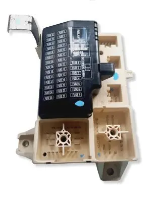 Jaguar S-Type Fuse module 0715041 4R8T14A067AB