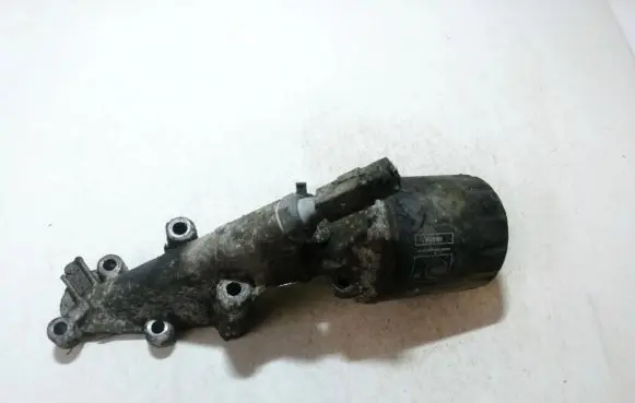 Citroen Xsara Picasso Oil filter mounting bracket