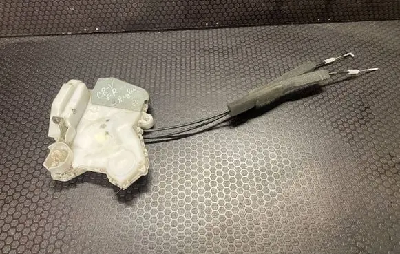 Honda CR-V Front door lock