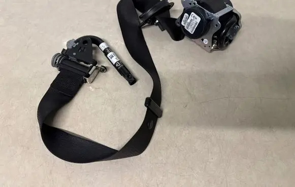 BMW X5 F15 Front seatbelt 635229900