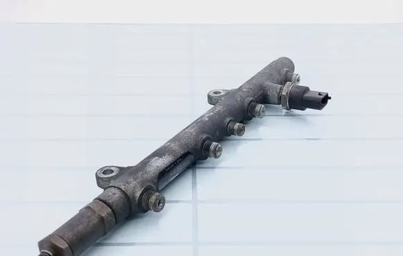 Fuel main line pipe