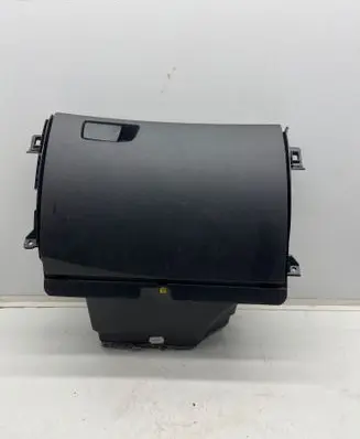 Renault Megane IV Glove box P685001166R 0P01915 685001166R