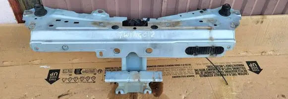 Renault Twingo II Radiator support slam panel 131313