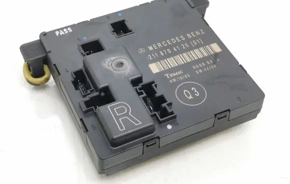 Mercedes-Benz E W211 Door control unit/module 2118704126