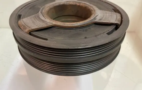 Audi A6 S6 C5 4B Crankshaft pulley 059105251M