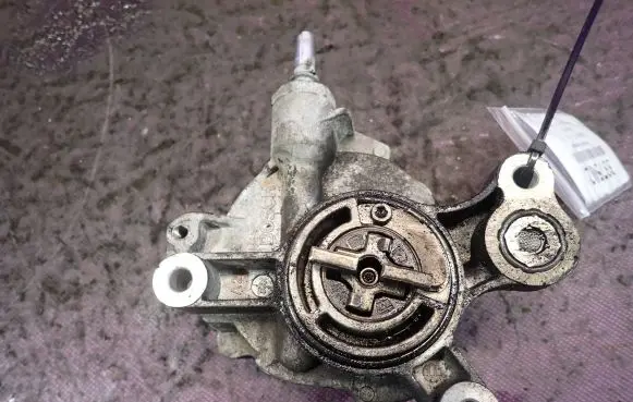 Peugeot 407 Vacuum pump