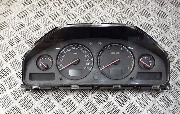 Volvo S70 V70 V70 XC Speedometer (instrument cluster) 9499671