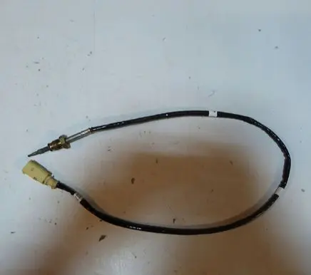 Volkswagen Touran III Exhaust gas temperature sensor 04L906088CG