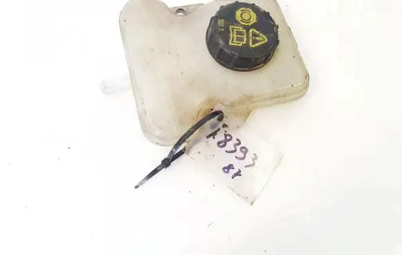 Mazda 5 Brake fluid reservoir c23643550 k1900