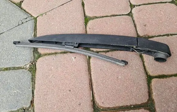 Renault Clio IV Rear wiper blade arm 