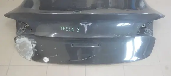 Tesla Model 3 Tailgate/trunk/boot lid
