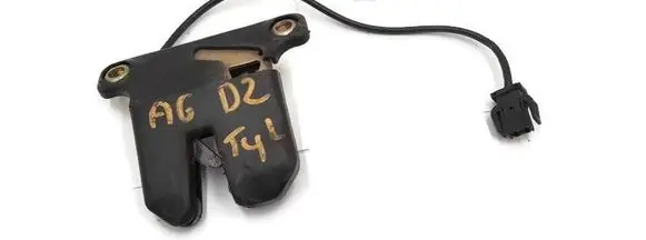 Audi A8 S8 D2 4D Tailgate/trunk/boot lock/catch/latch 893971632
