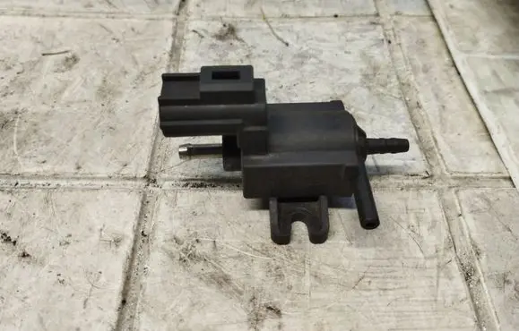 Land Rover Range Rover Sport L320 Turbo solenoid valve 70121101