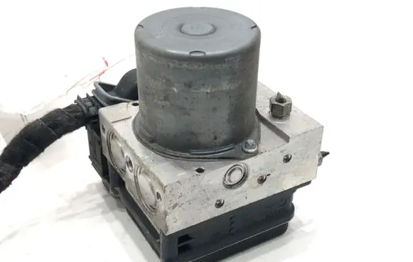 Mercedes-Benz A W169 ABS Pump 0064313812