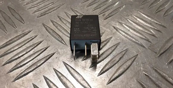 Audi A4 S4 B8 8K Other relay 95VW10K705EA 7M0951253C