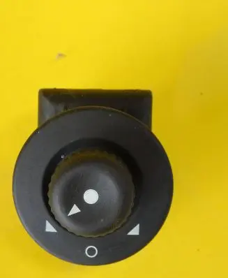 Peugeot 1007 Wing mirror switch 185526