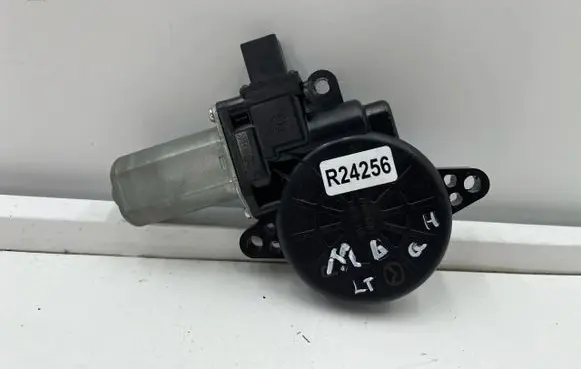 Mazda 6 Rear door window regulator motor D6515958X