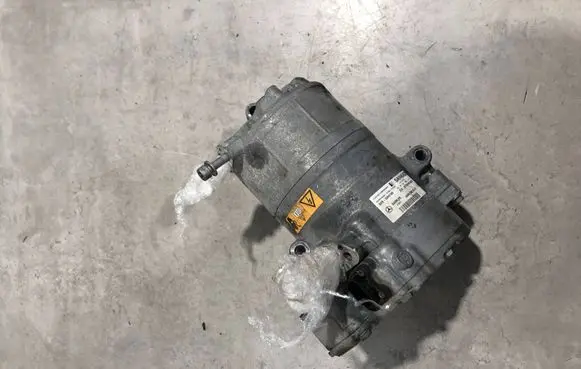 Mercedes-Benz Sprinter W907 W910 Air conditioning (A/C) compressor (pump) A0008300301