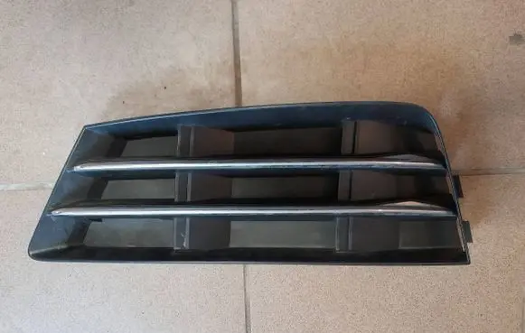 Audi A4 S4 B9 8W Front bumper lower grill 8W0807681R S778T