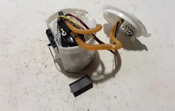 Mercedes-Benz GLA H247 In-tank fuel pump A2474703200