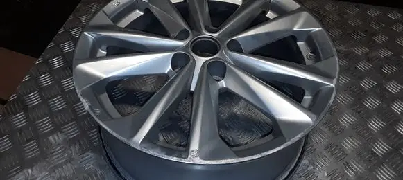 Nissan Qashqai R17 alloy rim 4EA1A