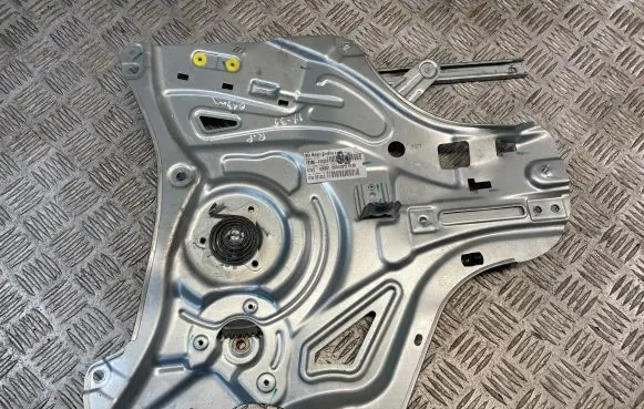 Hyundai ix35 Front window lifting mechanism without motor 824802Y320 000567 T001223