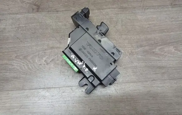 Volvo V70 Electric window control switch 30746075