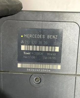 Mercedes-Benz E W211 Comfort/convenience module 2108203826