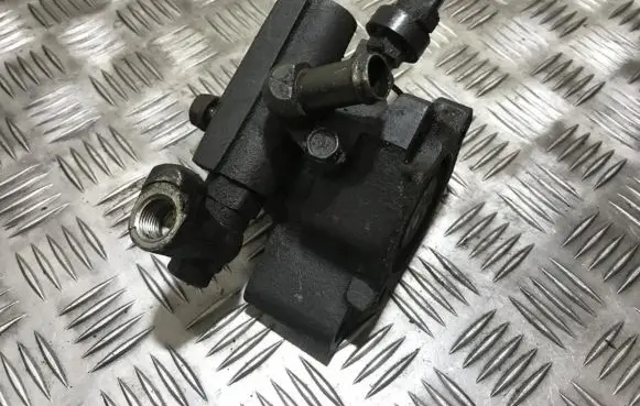 Toyota RAV 4 (XA10) Power steering pump