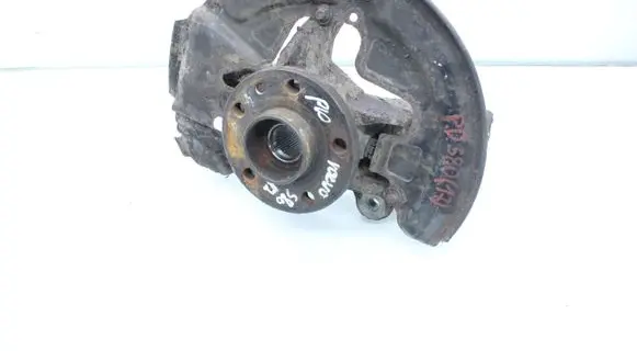 Front wheel hub