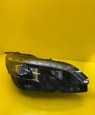 Peugeot 3008 II Headlight/headlamp 9826572680
