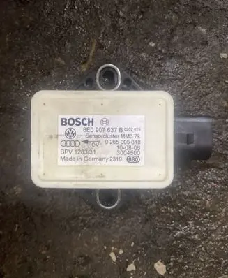 Audi A6 S6 C6 4F ESP acceleration yaw rate sensor 8E0907637