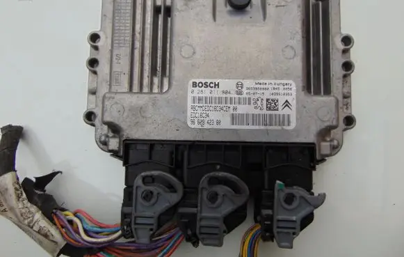 Citroen C2 Engine control unit/module 0281011804 9660942380