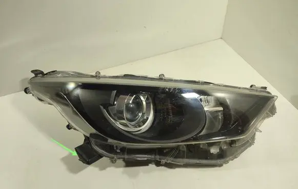 Toyota Yaris XP210 Headlight/headlamp k-06