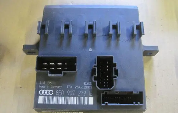 Audi A4 S4 B6 8E 8H Comfort/convenience module 8E0907279E