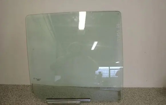 Suzuki Splash Sliding door window/glass 