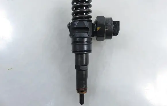 Audi A4 S4 B5 8D Fuel injector 0414720007 038130073F