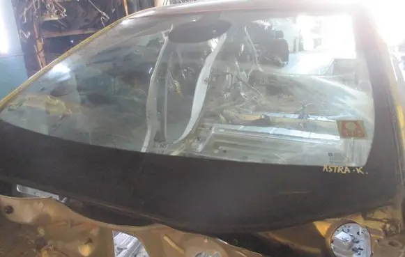 Opel Astra K Front windscreen/windshield window 43R008599 DOT24M257AS1 E0002542F